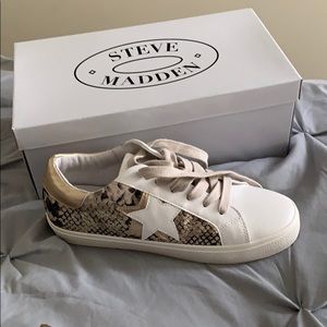 NIB Sienna multi snake sneaker